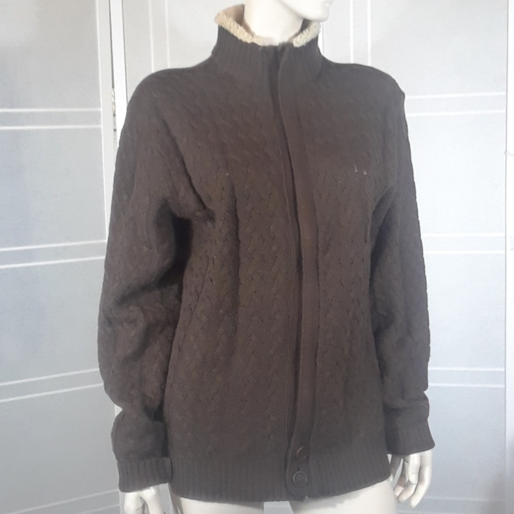 Warm, cable knit cardigan L